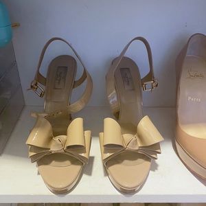 Beautiful Valentino Garavani shoes with bow